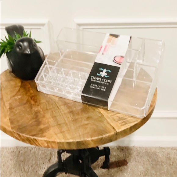 Clearly Chic Cosmetic Set - Picture 3 of 3